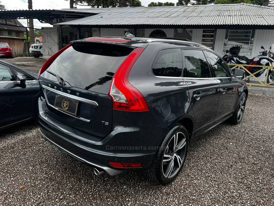 VOLVO XC60 2.0 T5 R DESIGN TURBO GASOLINA 4P AUTOMÁTICO
